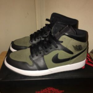 Jordan 1 mid olive canvas $100